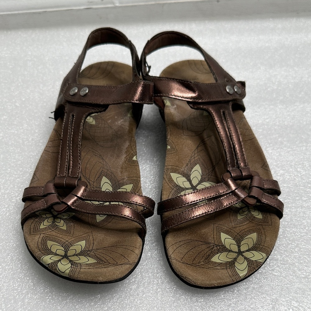 abeo vibram Elegant Brown Strappy Sandals metallic brown size 7 great condition